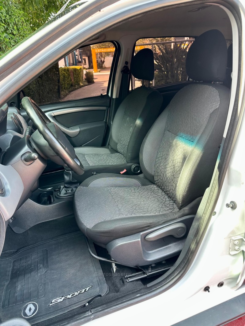 DUSTER 1.6 EXPRESSION 4X2 16V FLEX 4P MANUAL - 2015 - ROLANTE