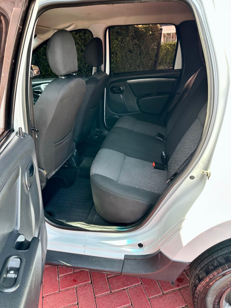 DUSTER 1.6 EXPRESSION 4X2 16V FLEX 4P MANUAL - 2015 - ROLANTE