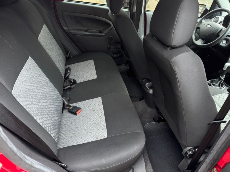 FIESTA 1.6 MPI 8V GASOLINA 4P MANUAL - 2013 - VACARIA