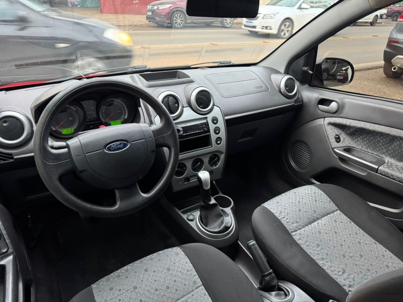 FIESTA 1.6 MPI 8V GASOLINA 4P MANUAL - 2013 - VACARIA