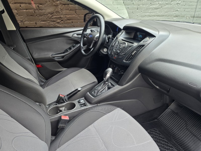 FOCUS 1.6 SE HATCH 16V FLEX 4P AUTOMÁTICO - 2014 - CAXIAS DO SUL