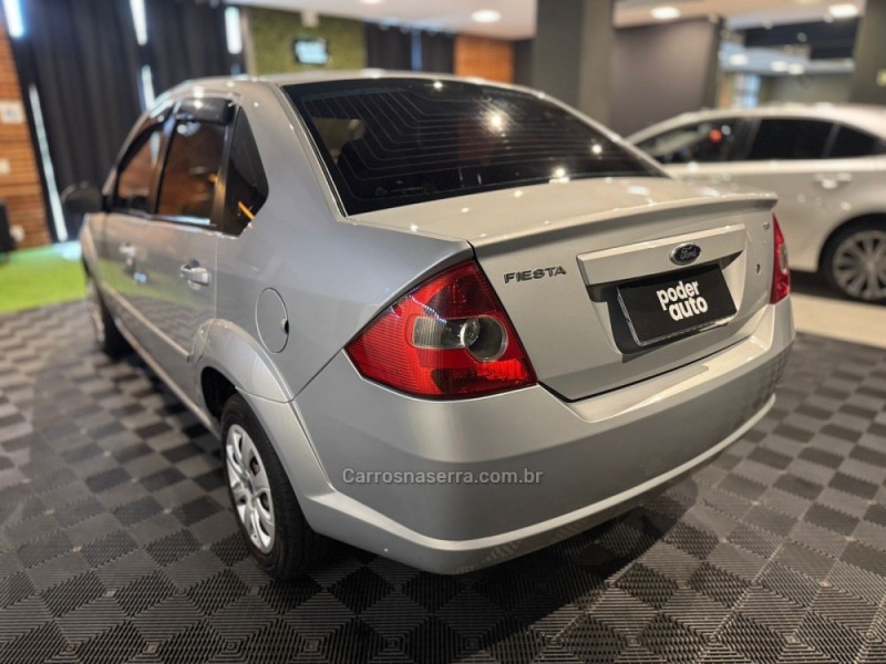 FIESTA 1.6 MPI SEDAN 8V FLEX 4P MANUAL - 2009 - FARROUPILHA