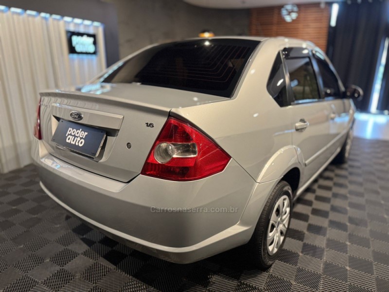FIESTA 1.6 MPI SEDAN 8V FLEX 4P MANUAL - 2009 - FARROUPILHA