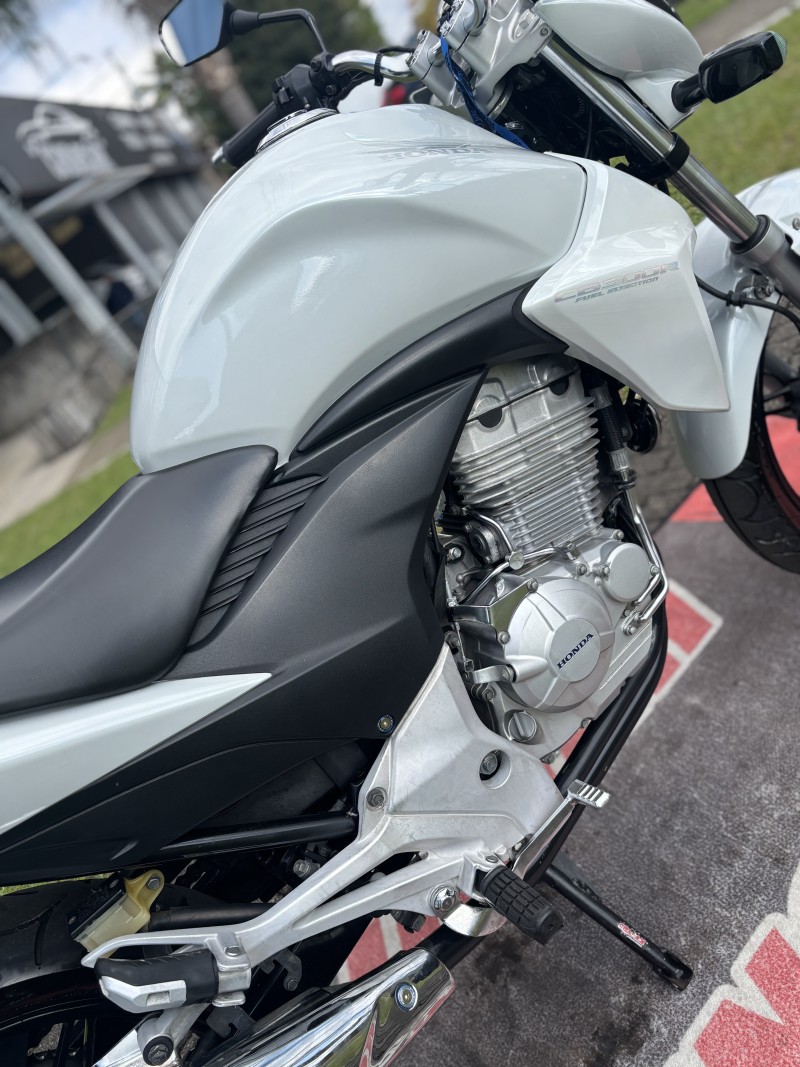 CB 300R  - 2014 - FELIZ