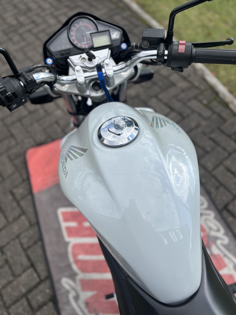 CB 300R  - 2014 - FELIZ