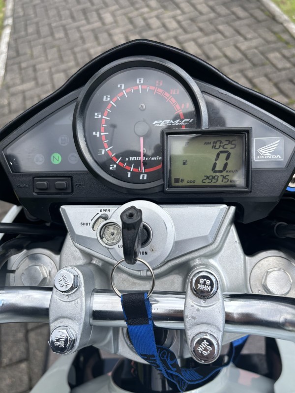 CB 300R  - 2014 - FELIZ
