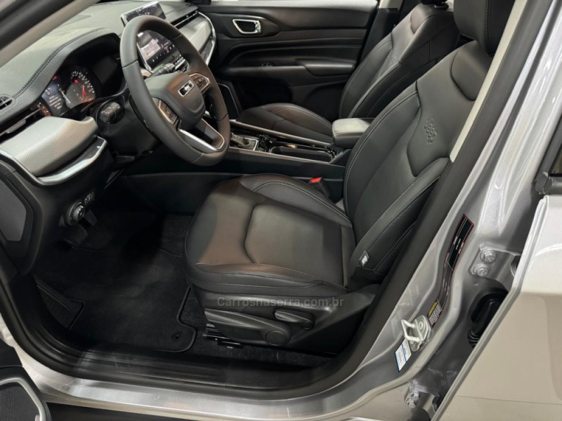 COMPASS 1.3 LONGITUDE DARK T270 16V TURBO 4X2 FLEX 4P AUTOMÁTICO - 2024 - CAXIAS DO SUL