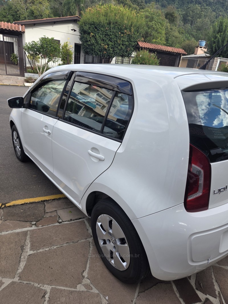 UP 1.0 MPI MOVE UP 12V FLEX 2P MANUAL - 2015 - PICADA CAFé