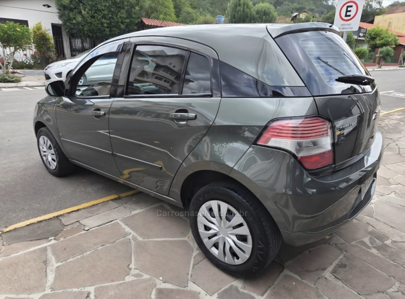 AGILE 1.4 MPFI LT 8V FLEX 4P MANUAL - 2011 - PICADA CAFé