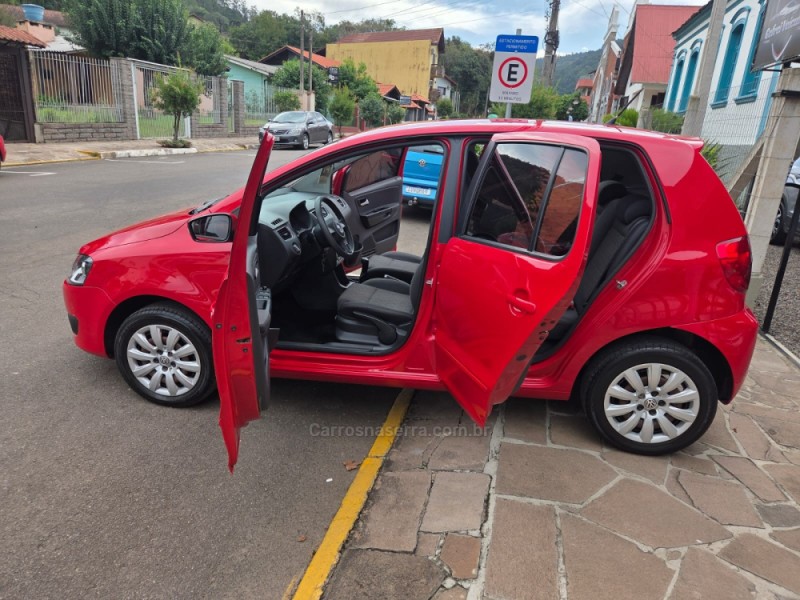 FOX 1.0 MI TREND 8V FLEX 4P MANUAL - 2014 - PICADA CAFé