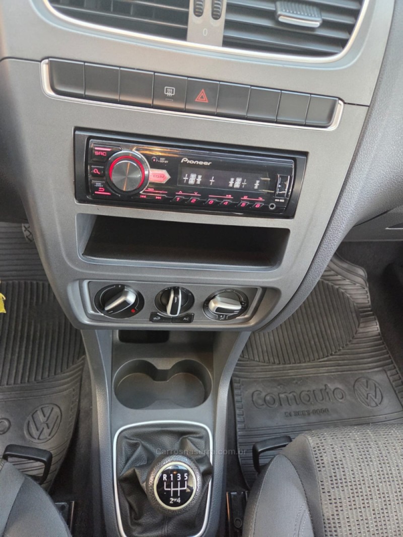 FOX 1.0 MI TREND 8V FLEX 4P MANUAL - 2014 - PICADA CAFé