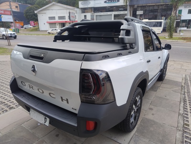 DUSTER OROCH 1.3 TCE OUTSIDER 4P FLEX AUTOMÁTICA - 2023 - CAXIAS DO SUL
