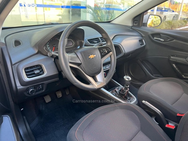 ONIX 1.4 MPFI LT 8V FLEX 4P MANUAL - 2016 - NOVA PETRóPOLIS