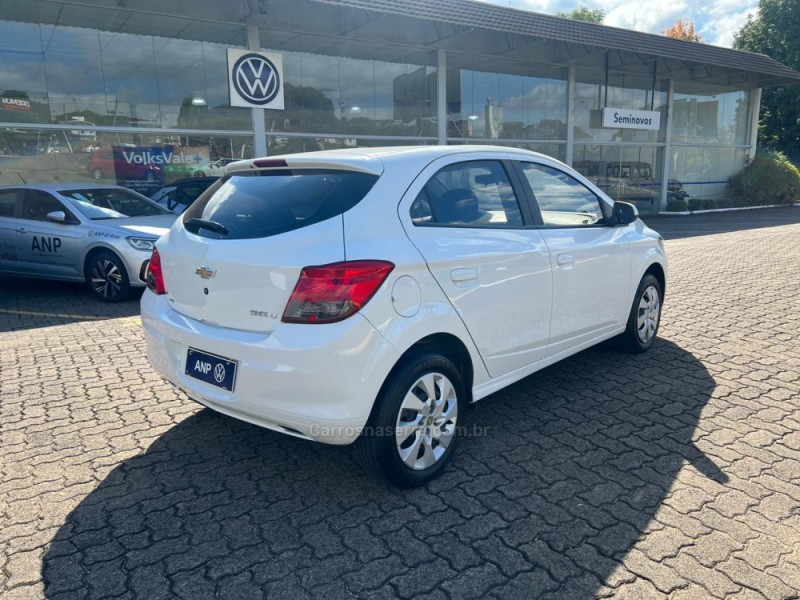 ONIX 1.4 MPFI LT 8V FLEX 4P MANUAL - 2016 - NOVA PETRóPOLIS