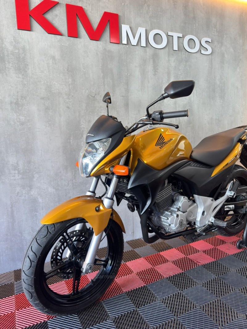 CB 300R  - 2010 - PORTãO