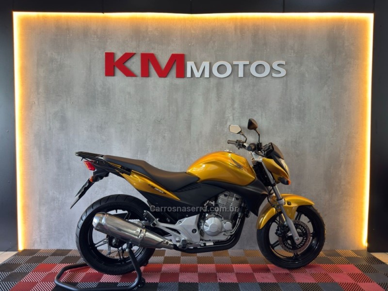 CB 300R  - 2010 - PORTãO