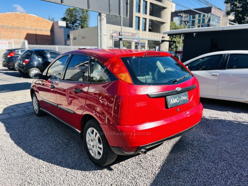 FOCUS 1.8 16V GASOLINA 4P MANUAL - 2001 - CAXIAS DO SUL