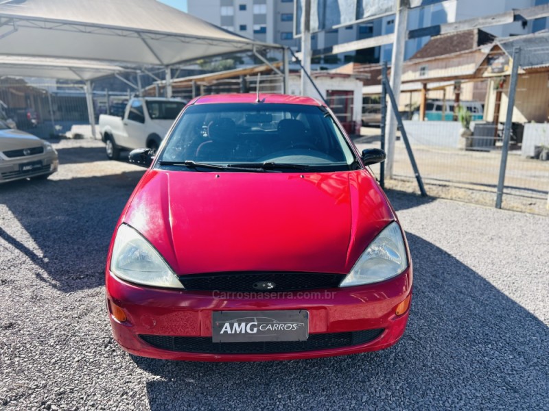 FOCUS 1.8 16V GASOLINA 4P MANUAL - 2001 - CAXIAS DO SUL