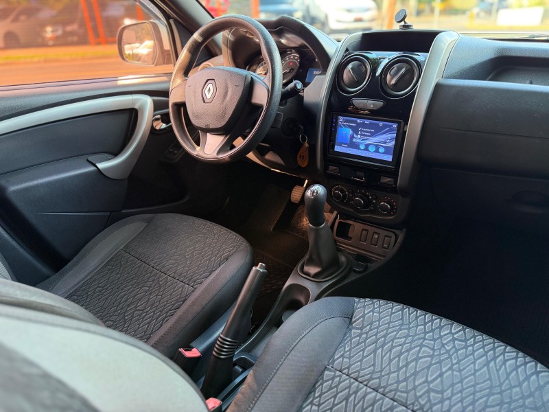 DUSTER 1.6 EXPRESSION 4X2 16V FLEX 4P MANUAL - 2017 - TRêS COROAS