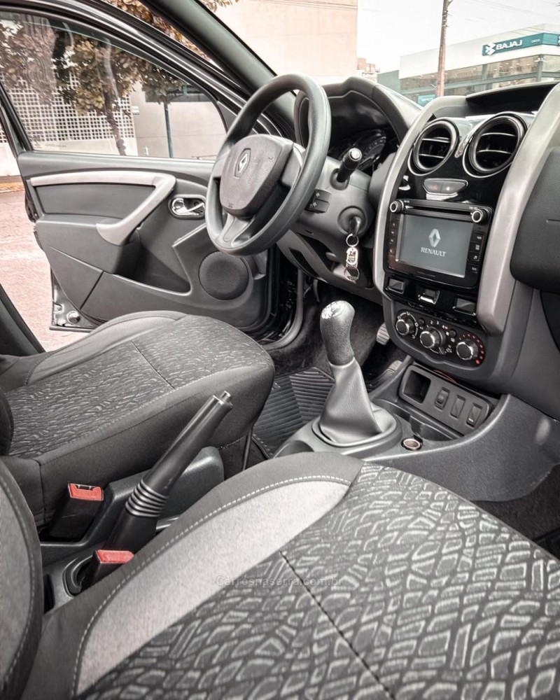 DUSTER 1.6 EXPRESSION 4X2 16V FLEX 4P MANUAL - 2016 - NOVO HAMBURGO