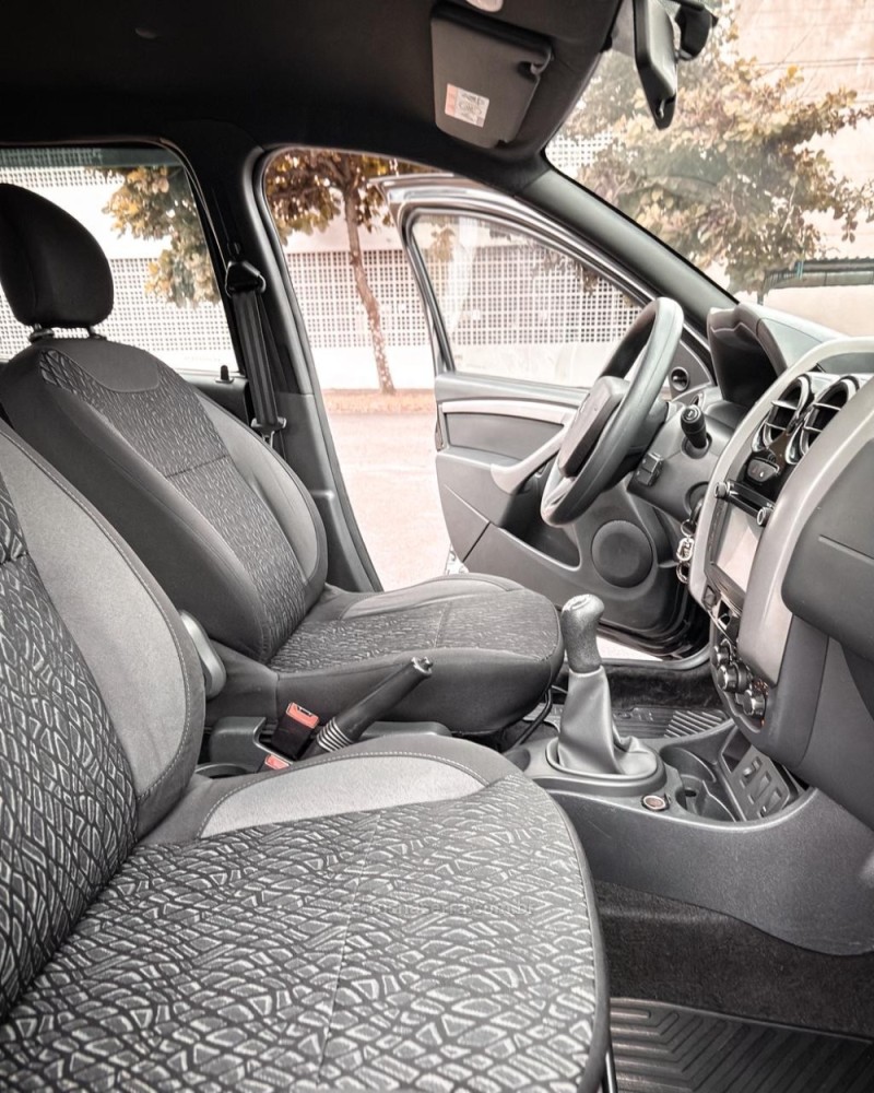 DUSTER 1.6 EXPRESSION 4X2 16V FLEX 4P MANUAL - 2016 - NOVO HAMBURGO