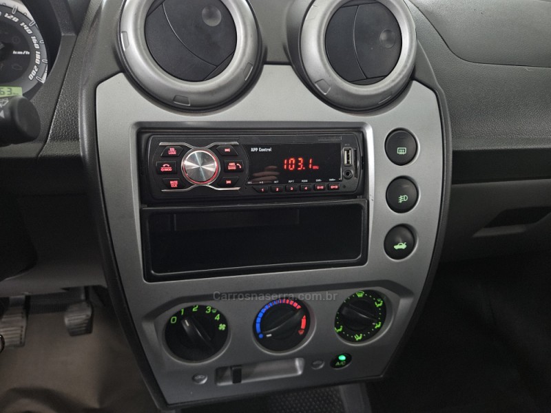 FIESTA 1.6 ROCAM HATCH 8V FLEX 4P MANUAL - 2013 - TAPEJARA