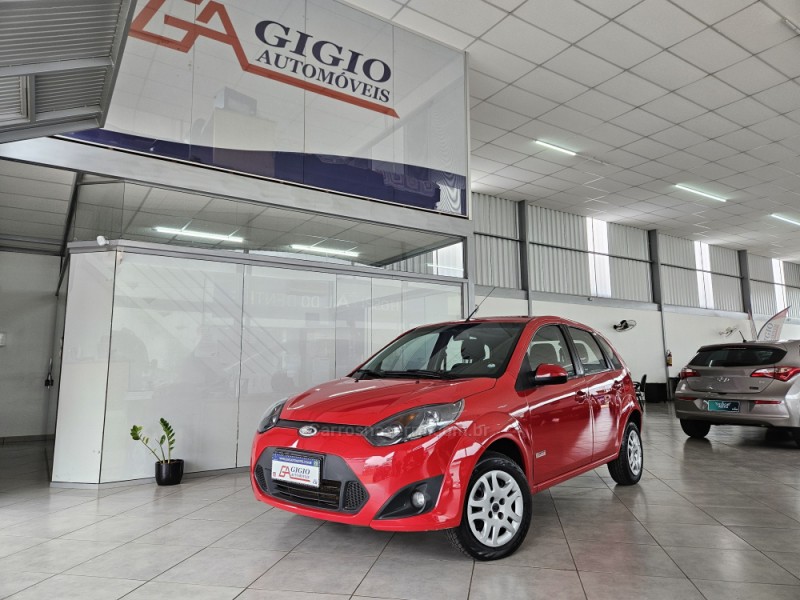 fiesta 1.6 rocam hatch 8v flex 4p manual 2013 tapejara