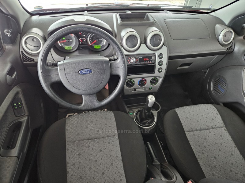FIESTA 1.6 ROCAM HATCH 8V FLEX 4P MANUAL - 2013 - TAPEJARA