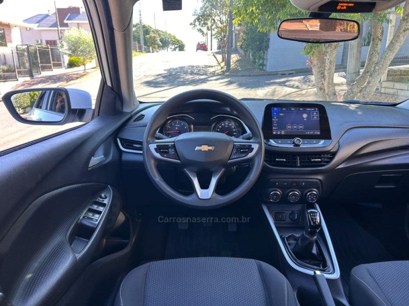 ONIX 1.0 SEDAN PLUS LT 12V FLEX 4P MANUAL - 2022 - VENâNCIO AIRES