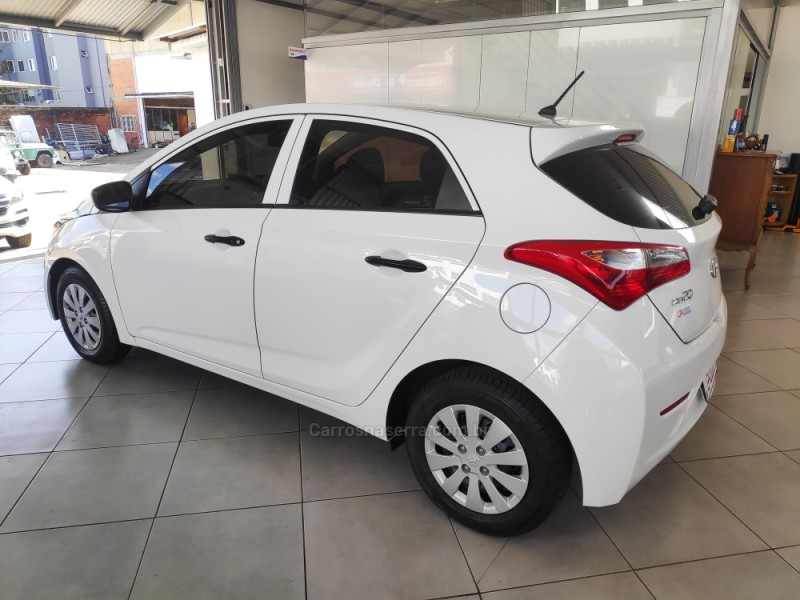 HB20 1.0 COMFORT PLUS 12V FLEX 4P MANUAL - 2014 - TAPEJARA