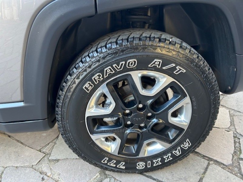 COMPASS 2.0 16V DIESEL TRAILHAWK 4X4 AUTOMÁTICO - 2017 - CAXIAS DO SUL