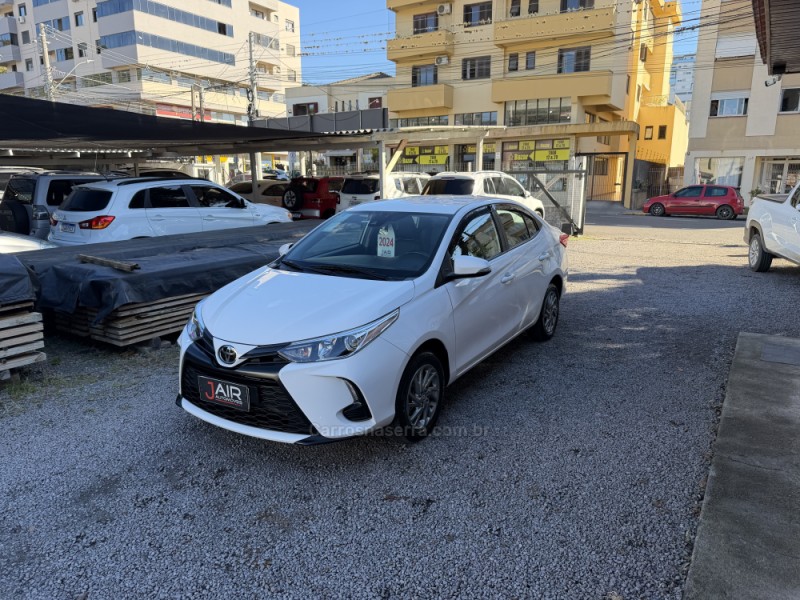 YARIS 1.5 XS SEDAN 16V FLEX 4P AUTOMÁTICO - 2024 - GARIBALDI