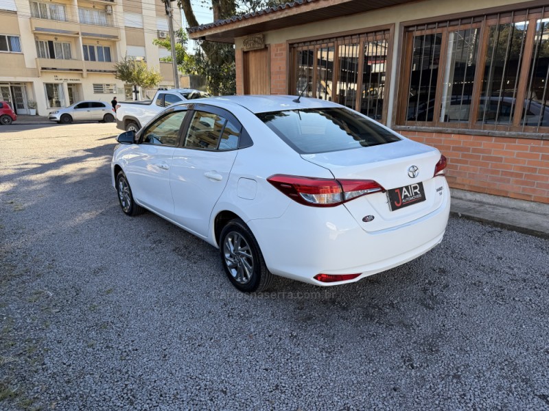 YARIS 1.5 XS SEDAN 16V FLEX 4P AUTOMÁTICO - 2024 - GARIBALDI