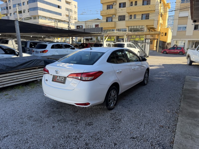 YARIS 1.5 XS SEDAN 16V FLEX 4P AUTOMÁTICO - 2024 - GARIBALDI