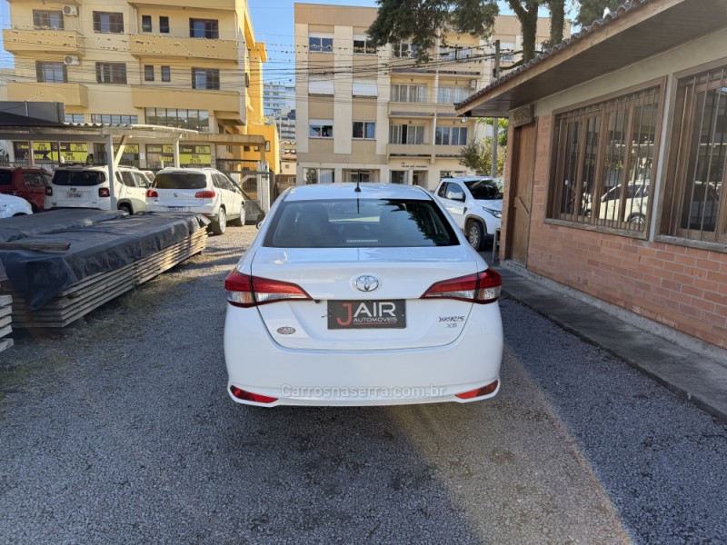 YARIS 1.5 XS SEDAN 16V FLEX 4P AUTOMÁTICO - 2024 - GARIBALDI