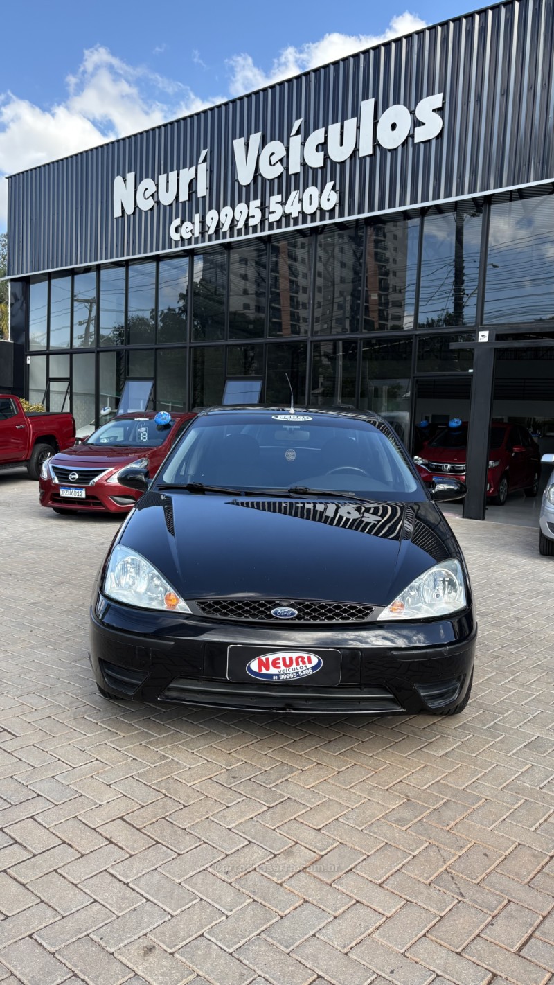 FOCUS 2.0 FC 16V GASOLINA 4P AUTOMÁTICO - 2004 - LAJEADO