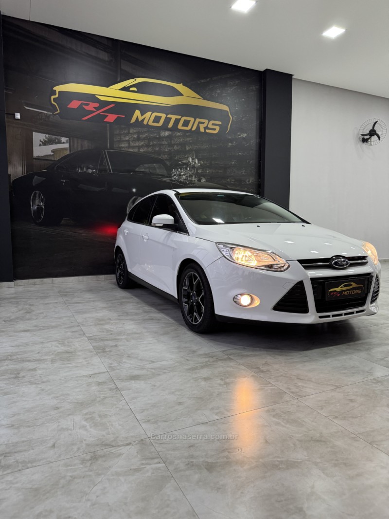 FOCUS 2.0 TITANIUM 16V FLEX 4P AUTOMÁTICO - 2015 - CAXIAS DO SUL