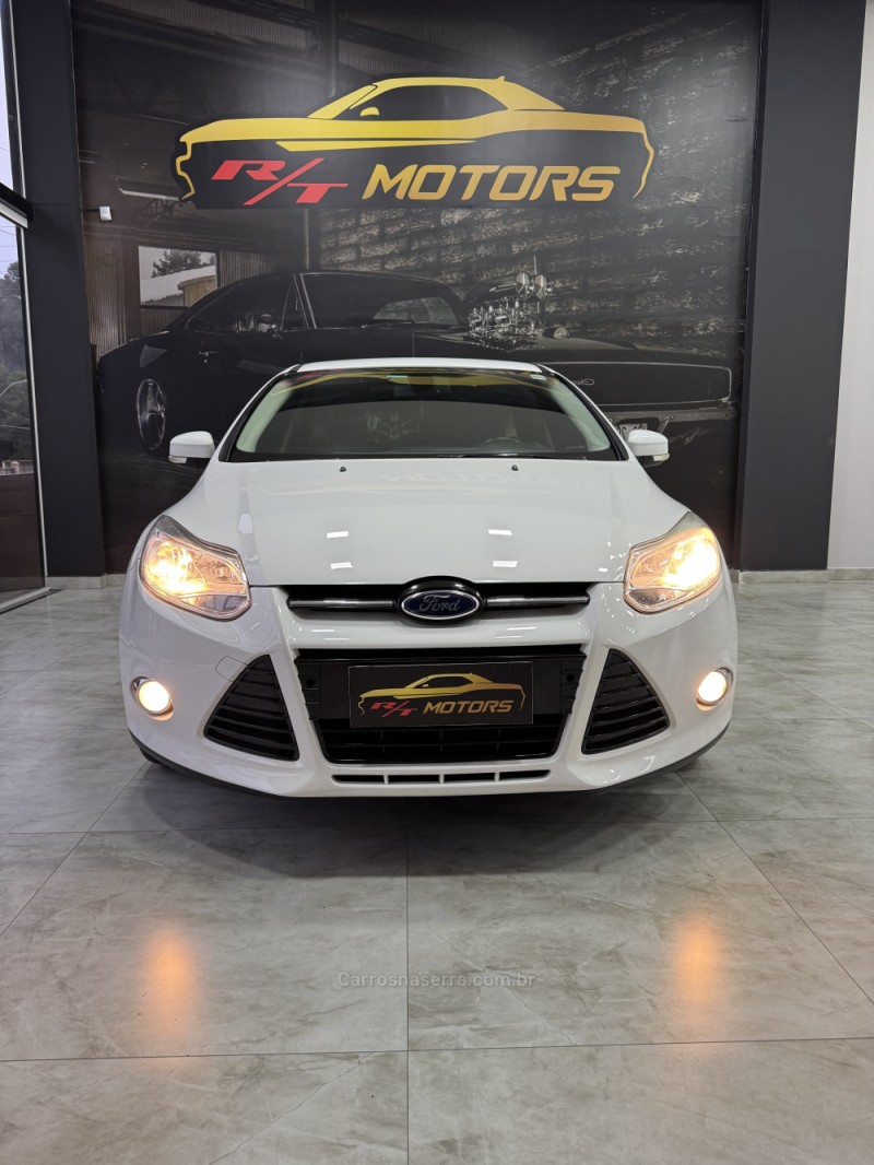 FOCUS 2.0 TITANIUM 16V FLEX 4P AUTOMÁTICO - 2015 - CAXIAS DO SUL