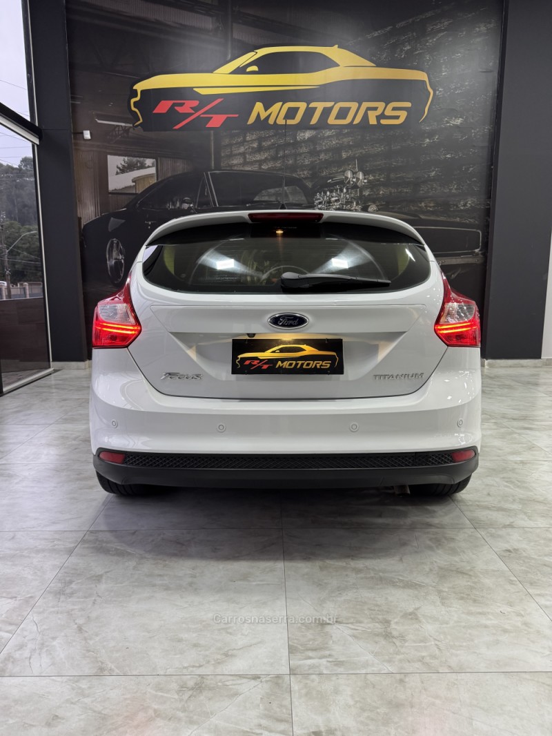 FOCUS 2.0 TITANIUM 16V FLEX 4P AUTOMÁTICO - 2015 - CAXIAS DO SUL