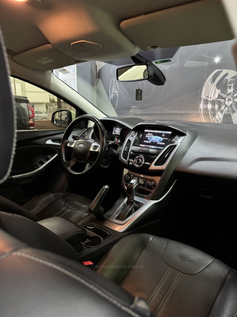 FOCUS 2.0 TITANIUM 16V FLEX 4P AUTOMÁTICO - 2015 - CAXIAS DO SUL