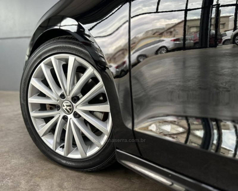 JETTA 2.0 TSI HIGHLINE 211CV GASOLINA 4P DSG - 2013 - VACARIA