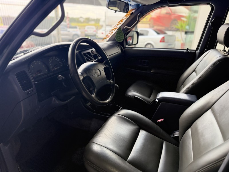 HILUX SW4 3.0 SRV 4X4 7 LUGARES 16V TURBO INTERCOOLER DIESEL 4P AUTOMÁTICO - 2000 - PORTãO