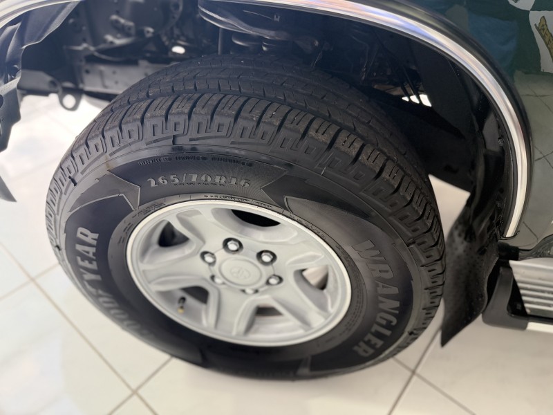 HILUX SW4 3.0 SRV 4X4 7 LUGARES 16V TURBO INTERCOOLER DIESEL 4P AUTOMÁTICO - 2000 - PORTãO