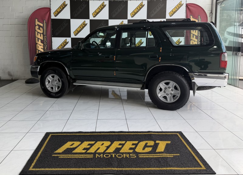 HILUX SW4 3.0 SRV 4X4 7 LUGARES 16V TURBO INTERCOOLER DIESEL 4P AUTOMÁTICO - 2000 - PORTãO