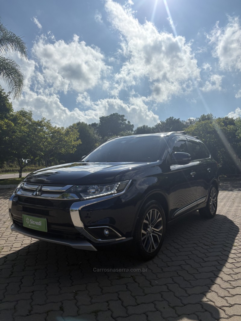 OUTLANDER 3.0 GT 4X4 V6 24V GASOLINA 4P AUTOMÁTICO - 2018 - GARIBALDI