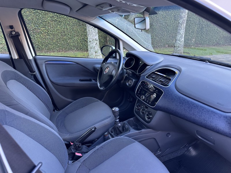 PUNTO 1.4 ATTRACTIVE 8V FLEX 4P MANUAL - 2014 - CAXIAS DO SUL