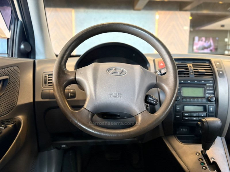 TUCSON 2.0 MPFI GLS 16V 143CV 2WD FLEX 4P AUTOMÁTICO - 2013 - CAMPO BOM