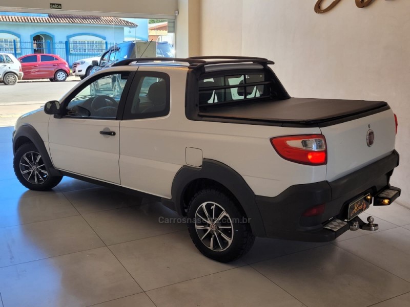 STRADA 1.4 MPI WORKING CD 8V FLEX 2P MANUAL - 2014 - CANELA