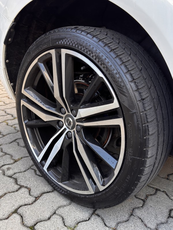 XC60 2.0 T5 R DESIGN TURBO GASOLINA 4P AUTOMÁTICO - 2018 - CAXIAS DO SUL