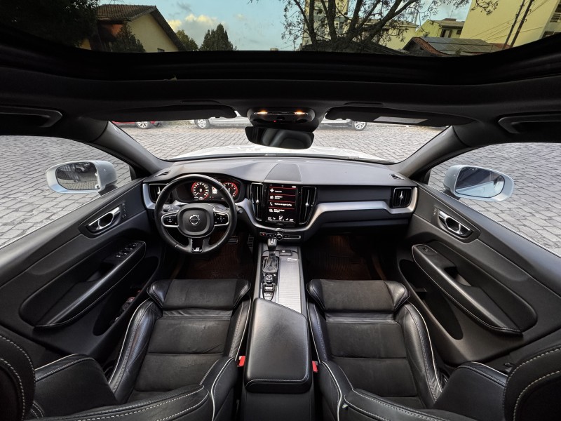 XC60 2.0 T5 R DESIGN TURBO GASOLINA 4P AUTOMÁTICO - 2018 - CAXIAS DO SUL